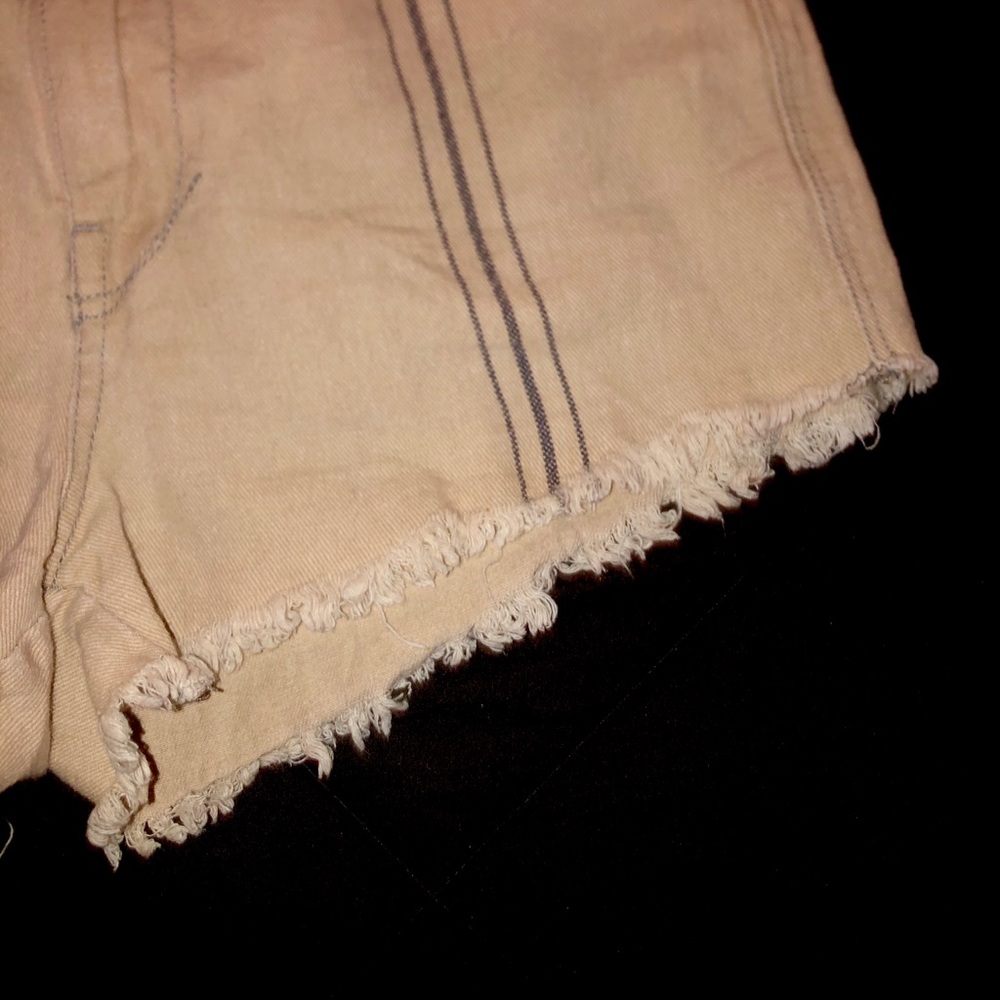 Free People “Cargo” print Shorts - Picture 5 of 6
